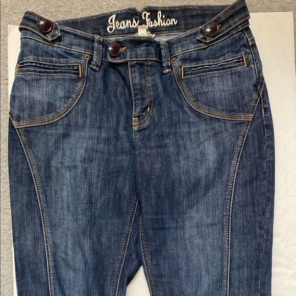 Ladies Cropped Denim Jeans - Picture 2 of 7